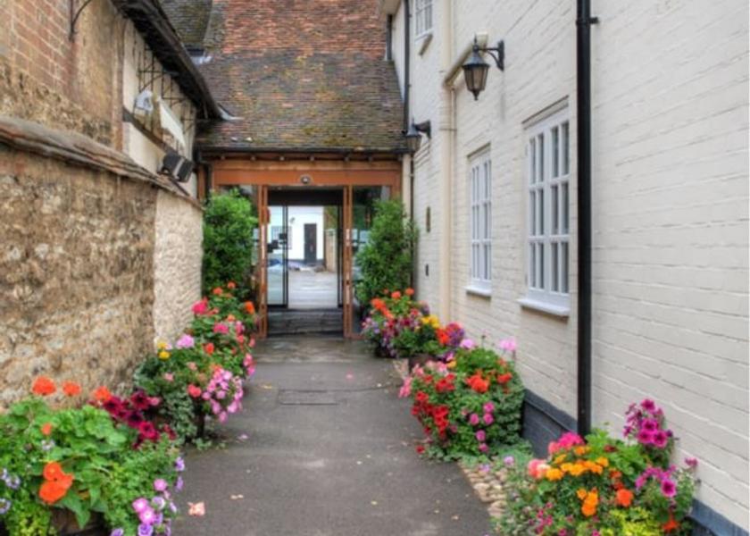 England Wallingford Courtyard