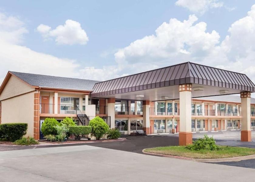 Texas Longview Facade