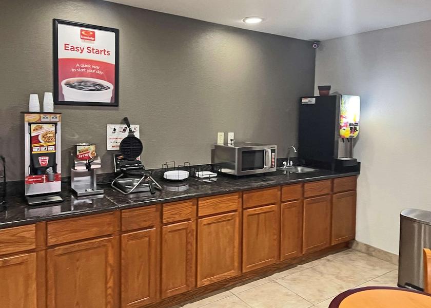 Illinois Chillicothe Breakfast Area