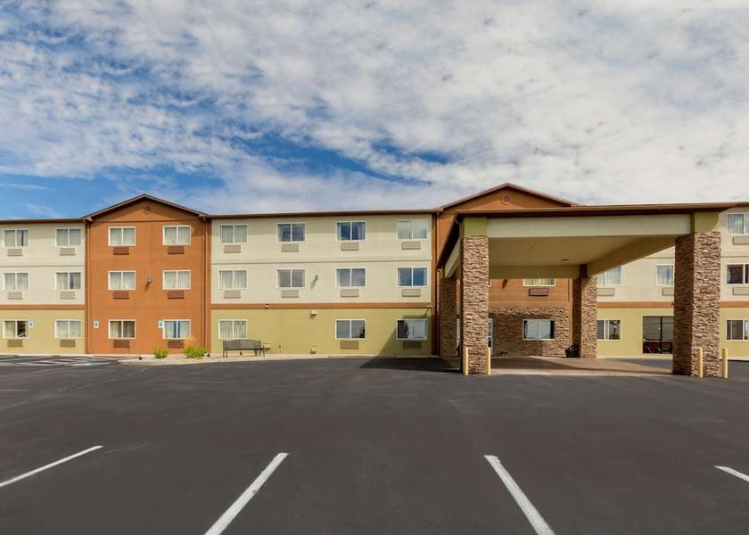 New Mexico Farmington Exterior Detail