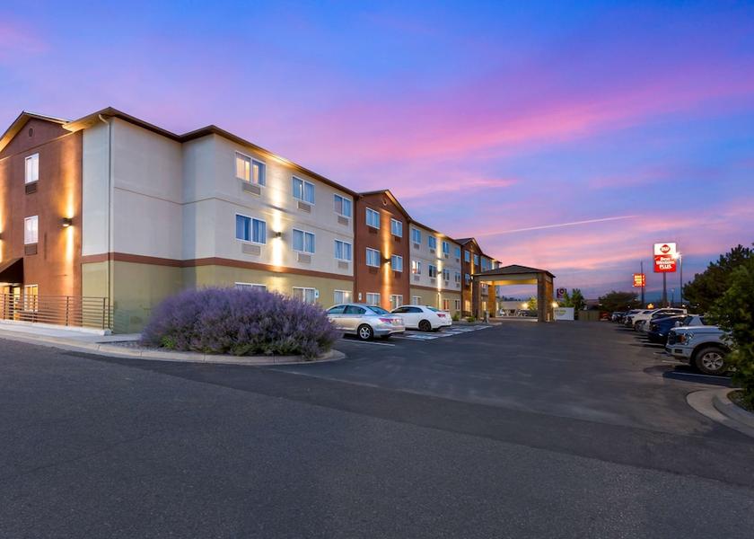 New Mexico Farmington Exterior Detail