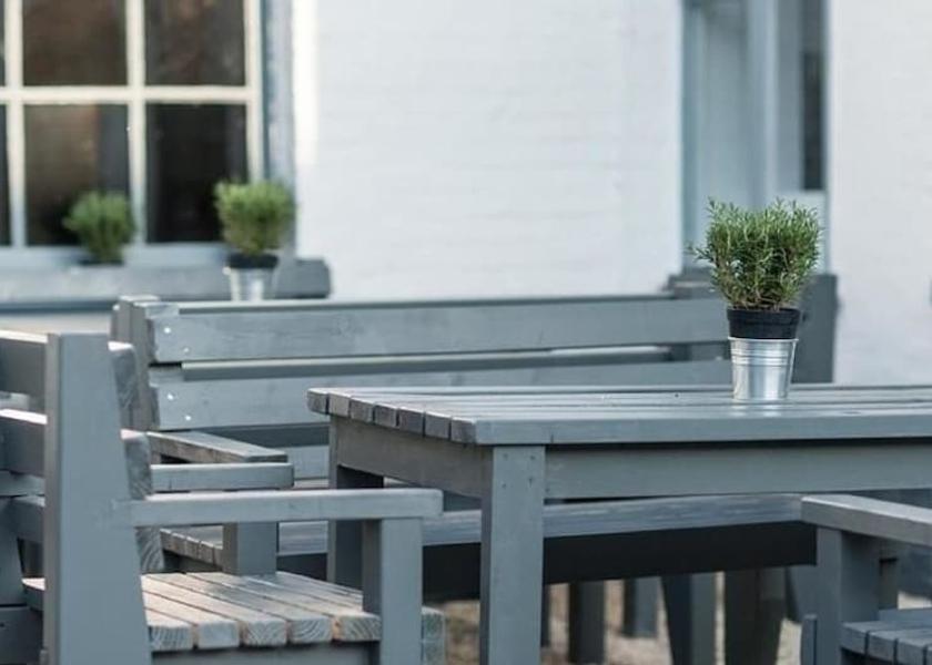 England Wimborne Outdoor Dining