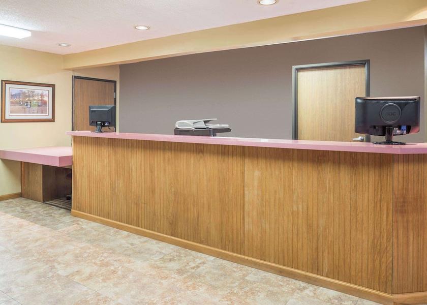 Illinois Jerseyville Lobby