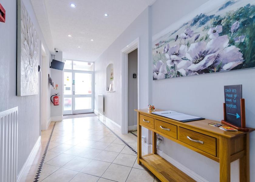 England Barnetby Lobby