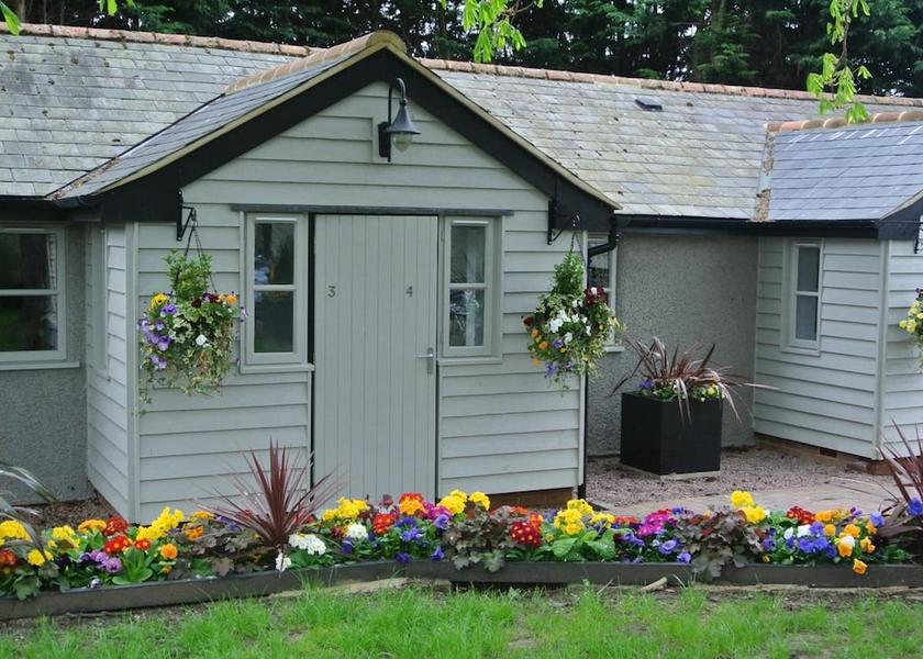 England Henlow Exterior Detail