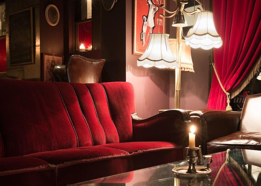 England Royal Tunbridge Wells Interior Entrance