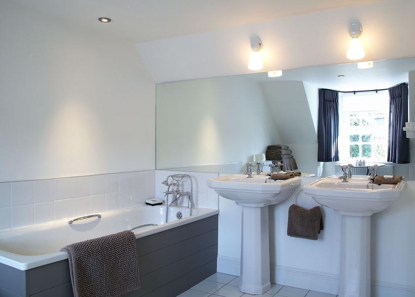 Scotland Crieff Bathroom