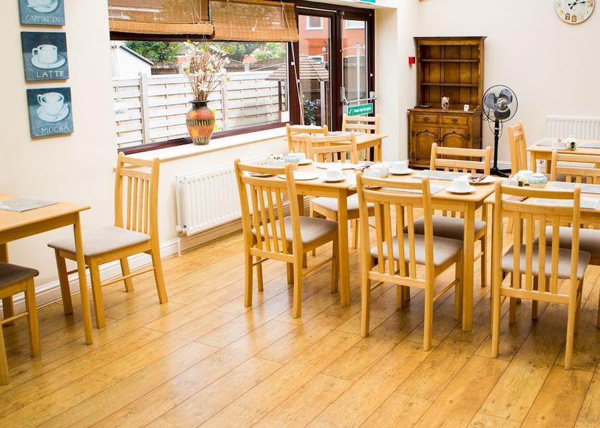 England Oldham Breakfast Area