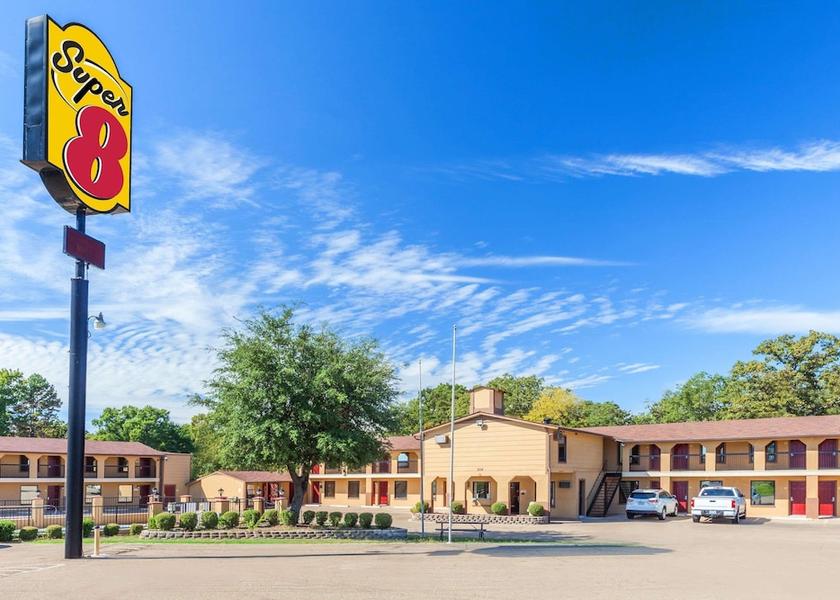 Texas Mount Pleasant Exterior Detail