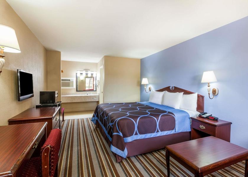 Texas Mount Pleasant Room