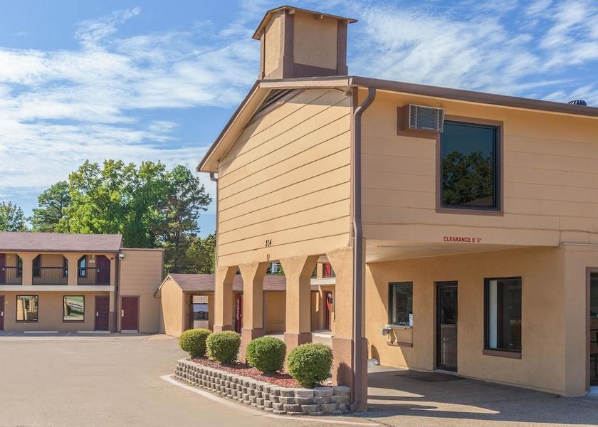 Texas Mount Pleasant Exterior Detail