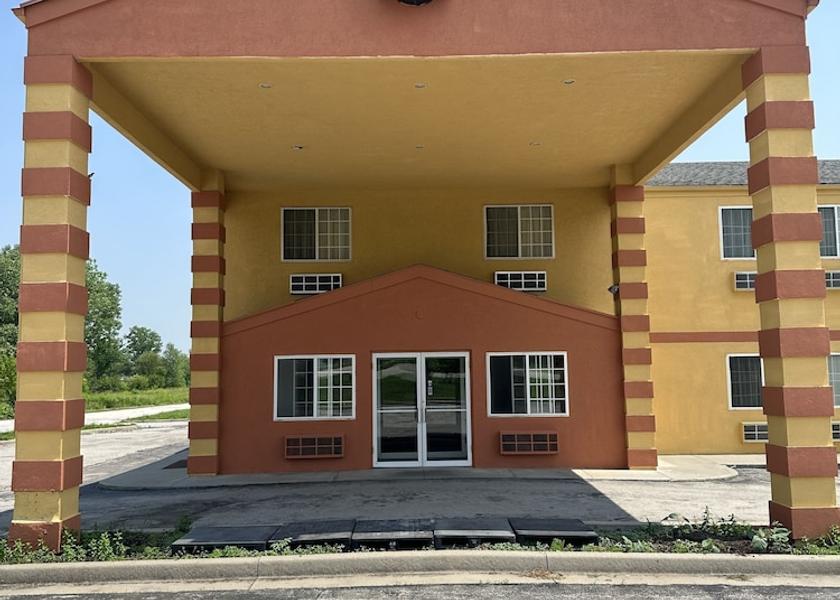 Missouri Peculiar Facade
