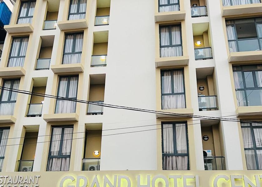  Conakry Exterior Detail