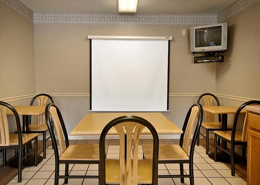 Illinois East Peoria Meeting Room