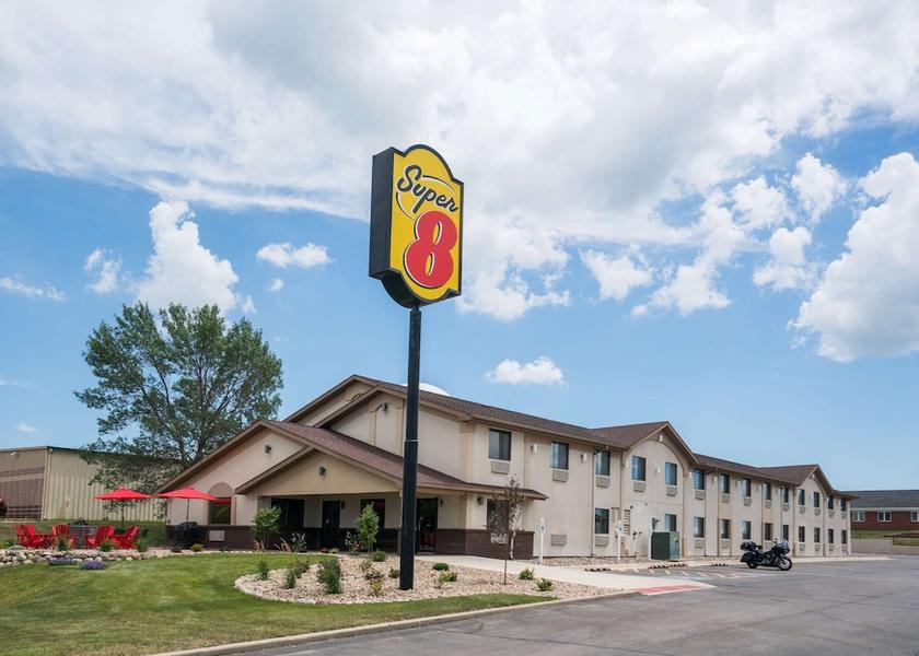 Iowa Spirit Lake Exterior Detail