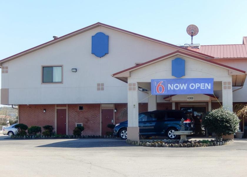 Tennessee Morristown Exterior Detail