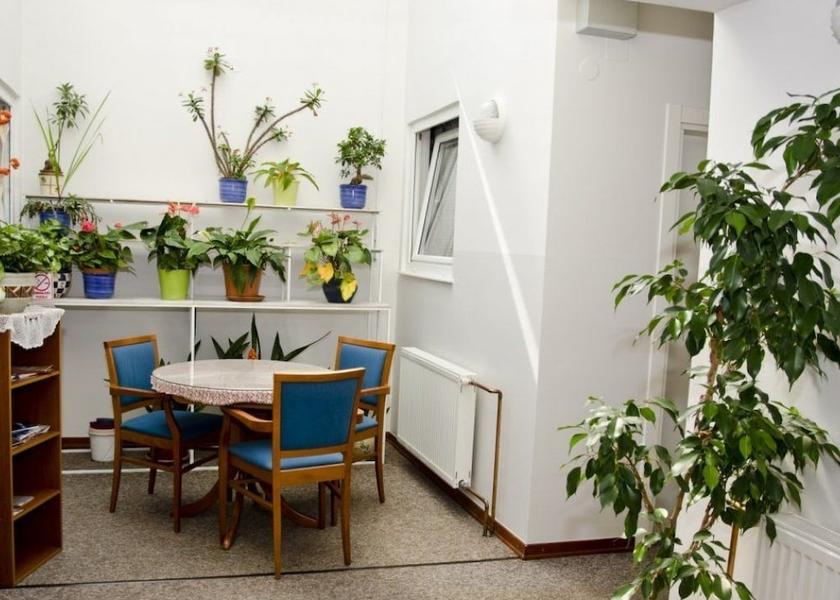  Zagreb Interior Entrance