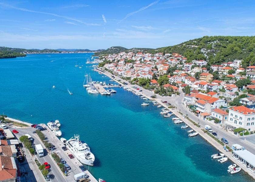 Sibenik-Knin Tisno Property grounds