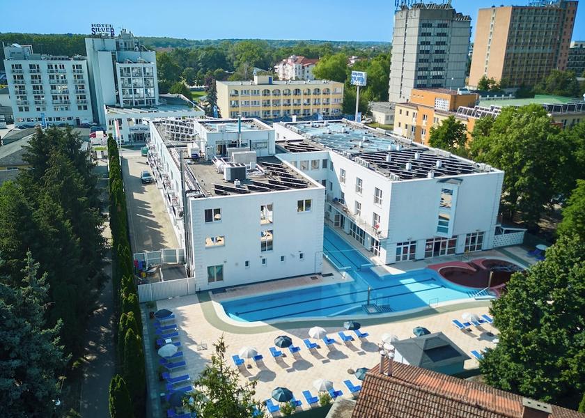  Hajduszoboszlo Facade