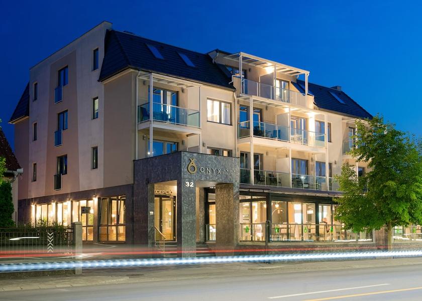  Sarvar Primary image