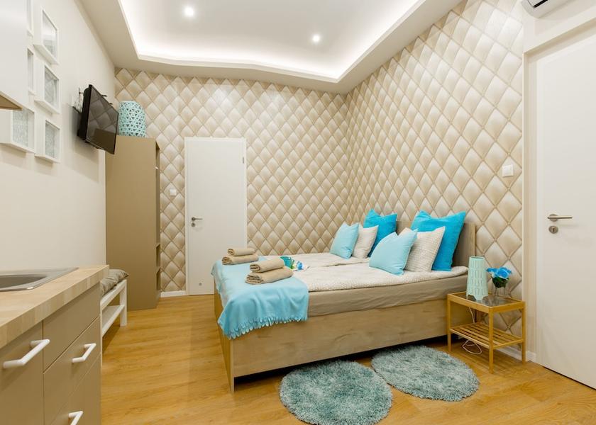  Budapest Room