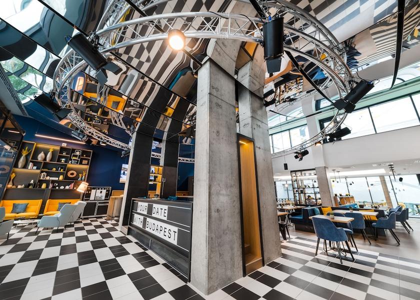  Budapest Interior Entrance