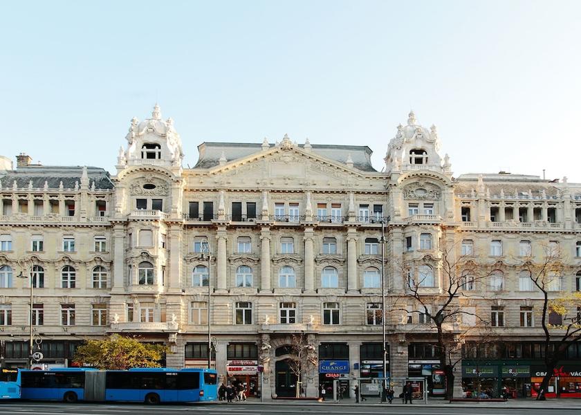  Budapest Exterior