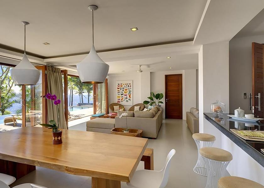  Senggigi Interior Entrance