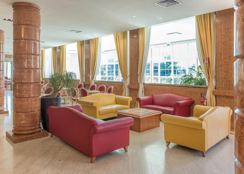 Veneto San Martino Buon Albergo Lobby sitting area