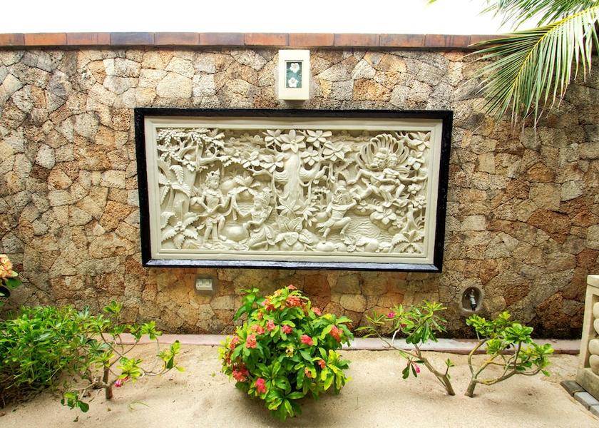  Rote Island Exterior Detail