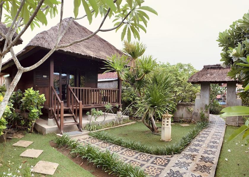 Bali Lembongan Island Courtyard