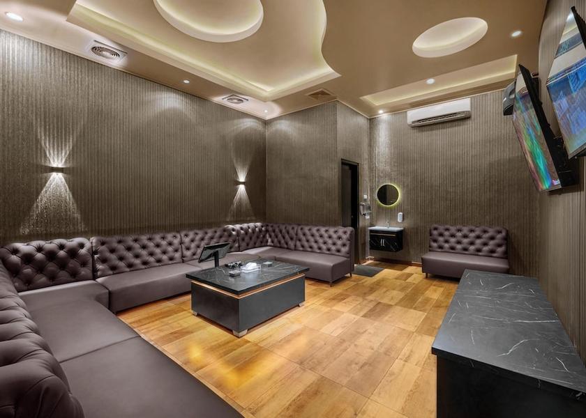 East Java Batu Lounge