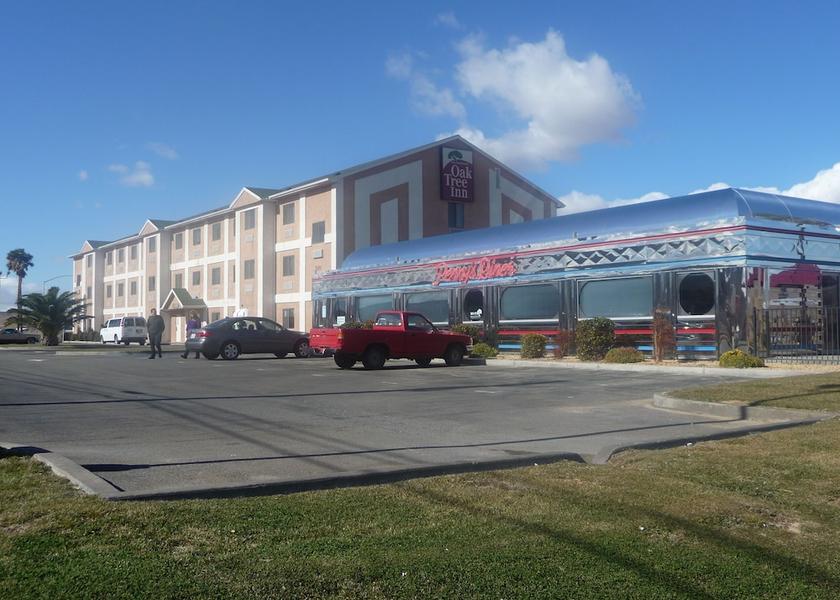 California Yermo Parking