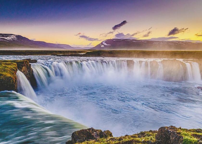 Northeast Region Laugar Exterior Detail