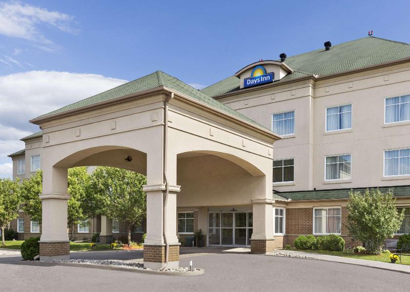 Ontario Ottawa Hotel Exterior