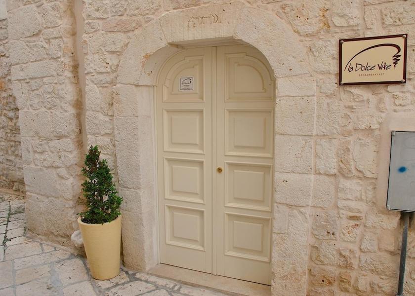 Puglia Turi Exterior Detail