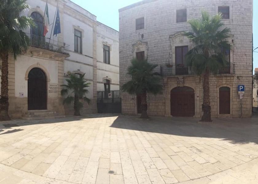 Puglia Turi Exterior Detail