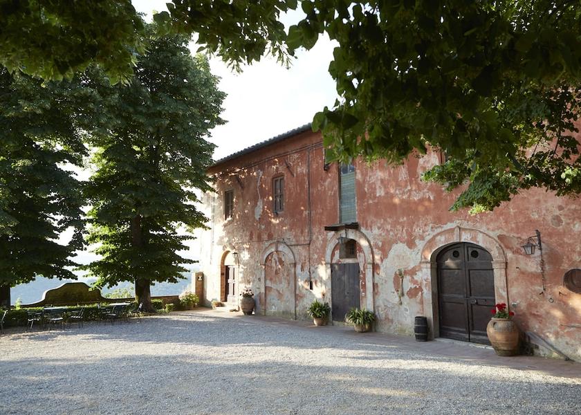 Tuscany Sovicille Courtyard
