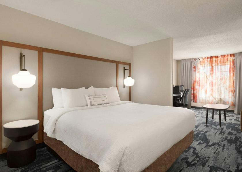 Ohio St. Clairsville 1 Bedroom Suite, 1 King Bed, Sofa bed, Hearing Accessible, Mobility Accessible with Bathtub
