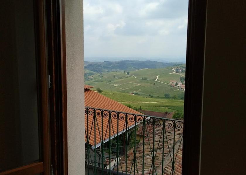 Piedmont Alice Bel Colle Balcony