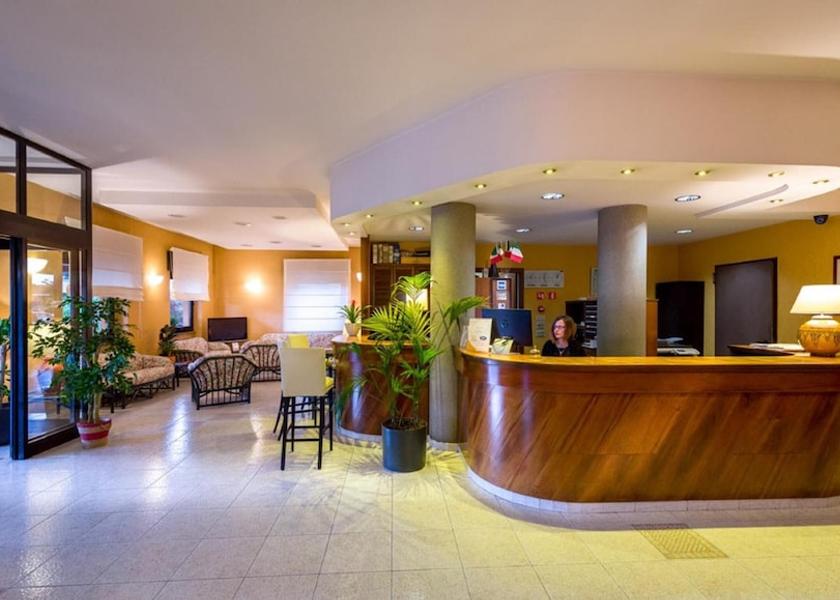 Piedmont Rosta Lobby