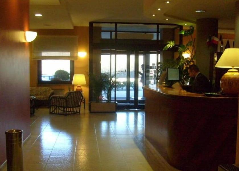 Piedmont Rosta Lobby