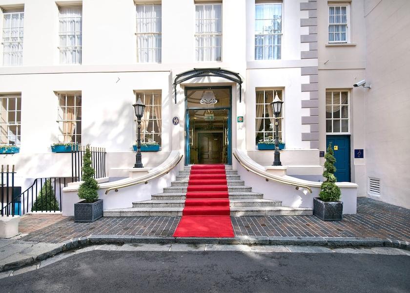 Channel Islands St. Peter Port Exterior