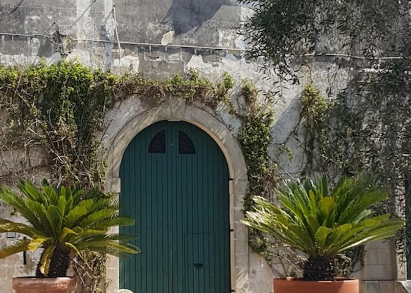 Puglia Lequile Front of property