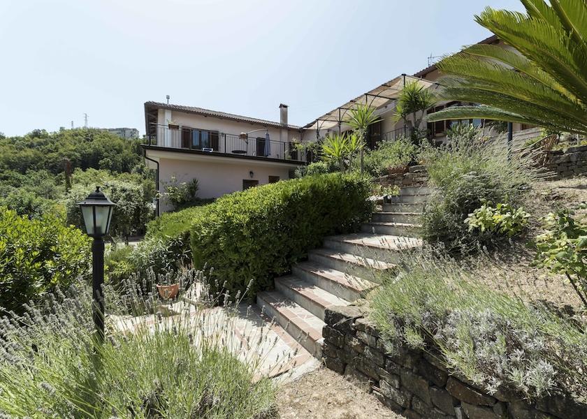 Campania Ogliastro Cilento Garden