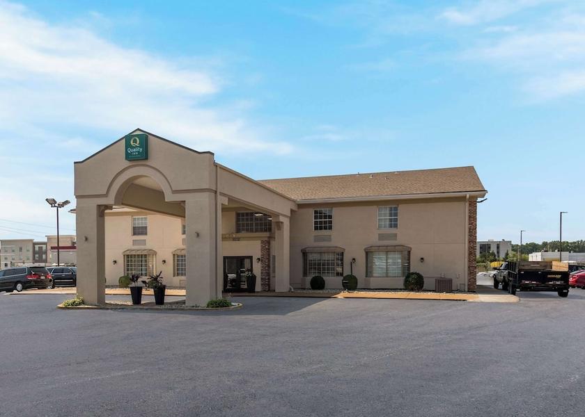 Missouri St. Louis Exterior Detail