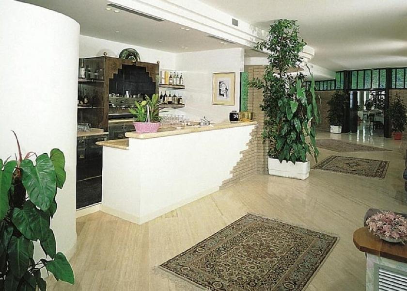 Marche Grottammare Bar (on property)