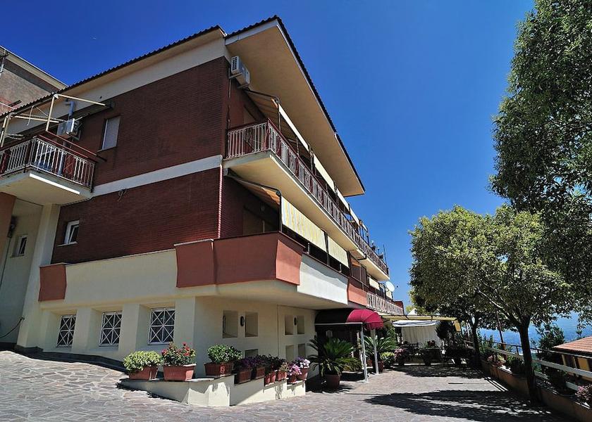 Lazio Monte Compatri Exterior Detail