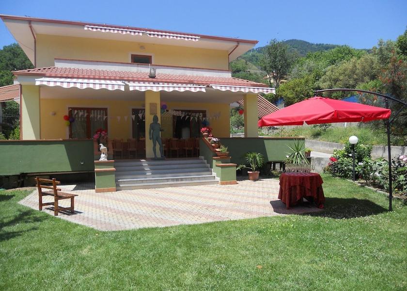 Calabria Acquappesa Exterior Detail