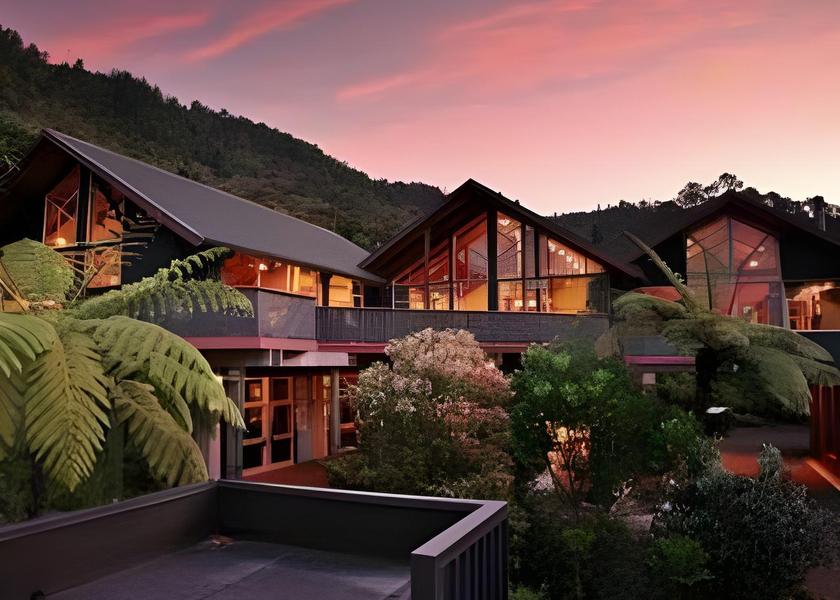 Waikato Pauanui Hotel Exterior